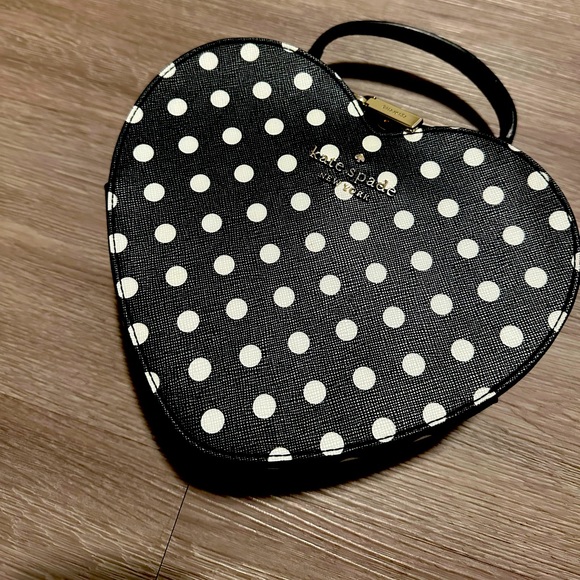 kate spade Handbags - Kate Spade Love Shack bag